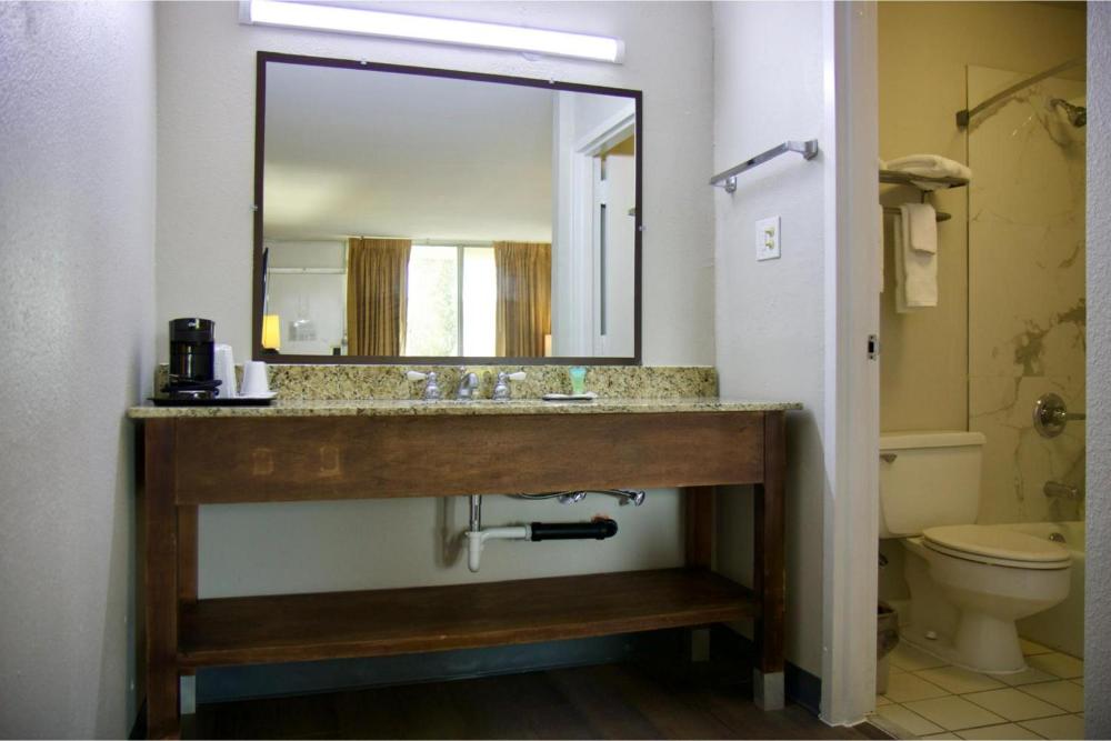Double Queen Room interior